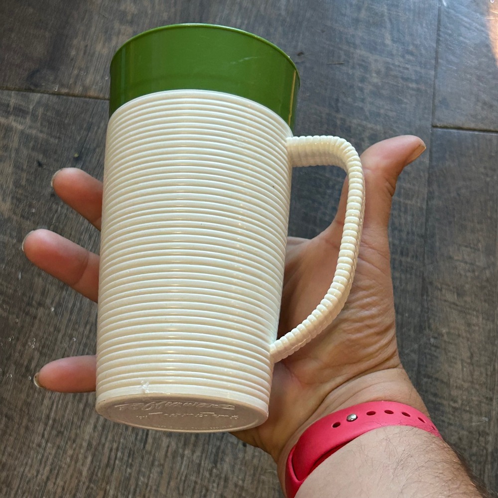 2 Vintage Thermo-Temp Raffiaware 6in Tall Mug Green Ivory Mallory Randall USA - Picture 5 of 6